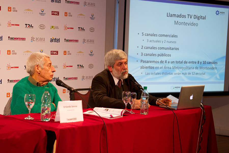 Orlando Senna (izq.), Presidente de TAL y Sergio de Cola (der.), Director Nacional de Telecomunicaciones (Uruguay), durante su presentación // Foto: Manuel Larrosa.